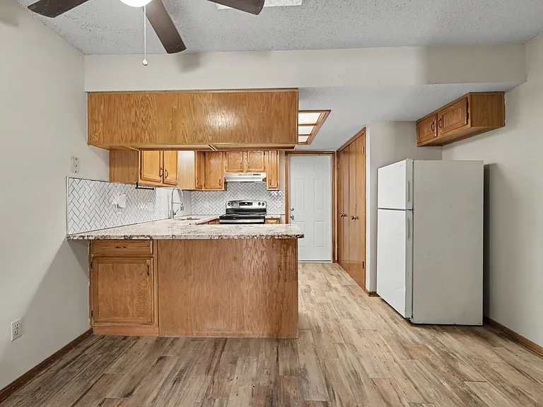 505 NW 137th St — Photo 7