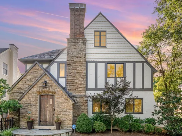 1302 Park Ridge Pl, Cincinnati, OH 45208