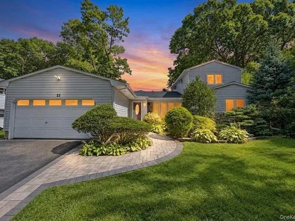 23 Pimlico Drive, Commack, NY 11725