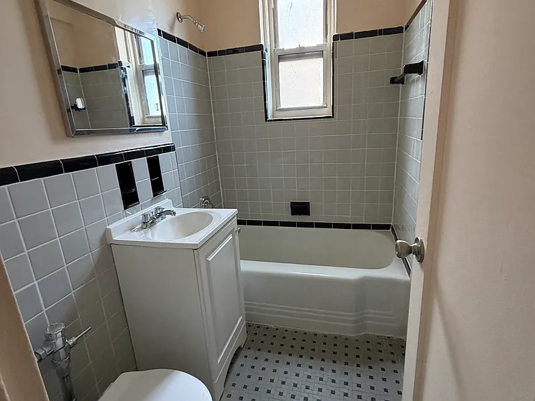 13510 Grand Central Pkwy #108 — Photo 3