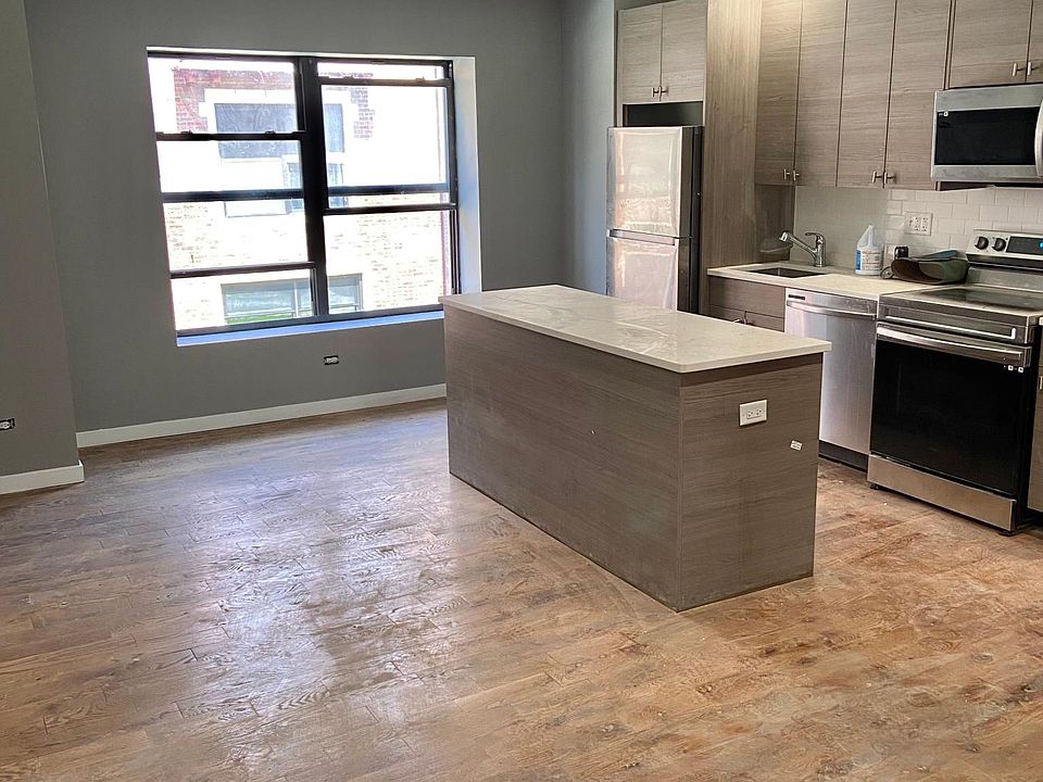 1st image of 4830 S Drexel Blvd #1004