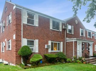 71-07 Little Neck Pkwy, Glen Oaks, NY 11004