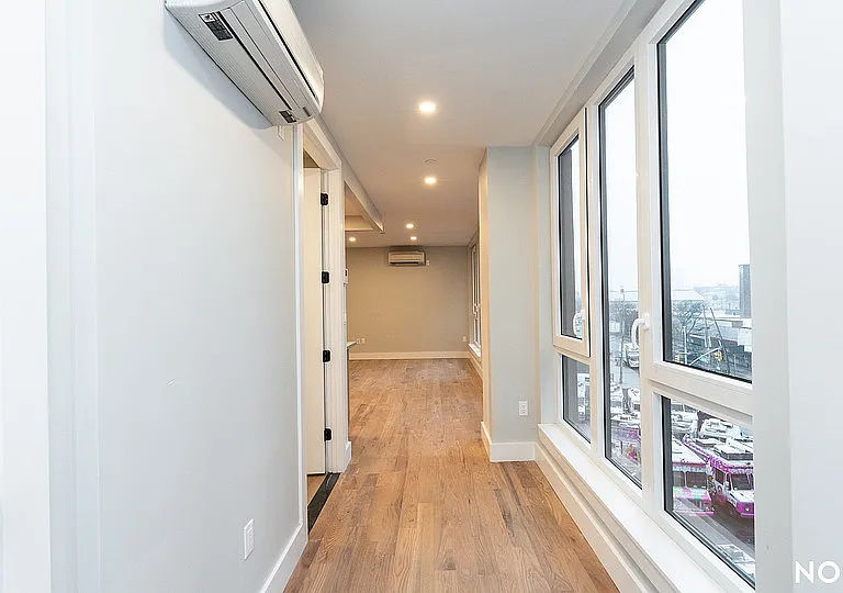 31-61 Vernon Blvd #3Z — Photo 12