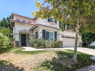7540 Oakwood Ln, Highland, CA 92346