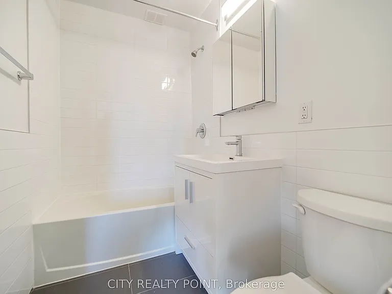 1545 Bathurst St #405 — Photo 15