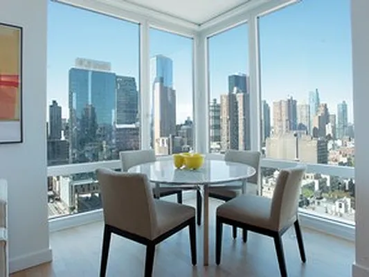 Sold by Corcoran | media 24