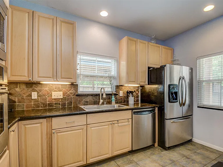 1310 Asbury St — Photo 8