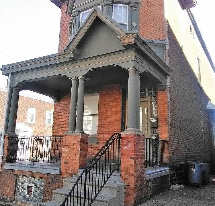 1st image of 238 W Abbottsford Ave #1