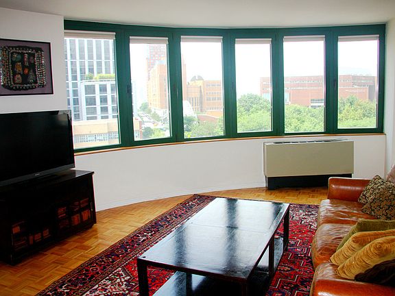 2nd image of 295 Greenwich St #7GN