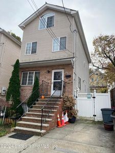 48 Layton Ave, Staten Island, NY, 10301