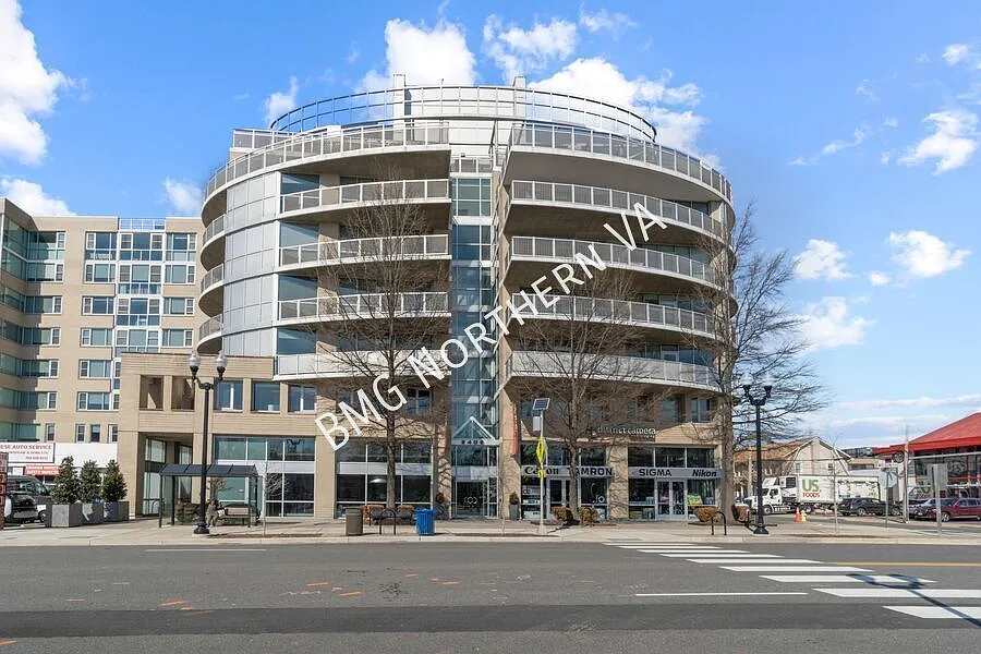 Building Photo - 3409 Wilson Blvd #210