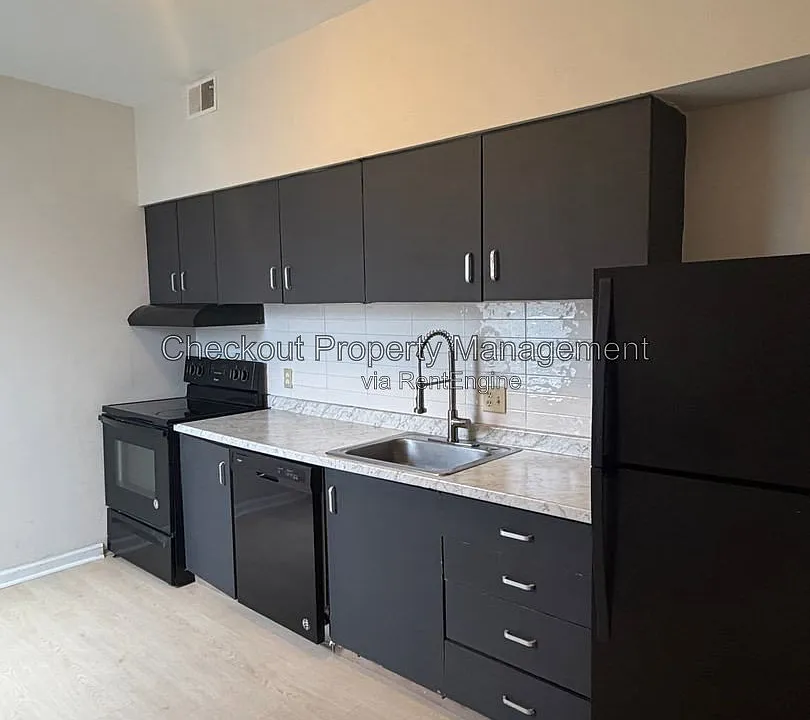 5531 Pershing Ave #32