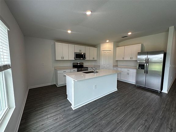 3rd image of 4575 SW 81st Loop