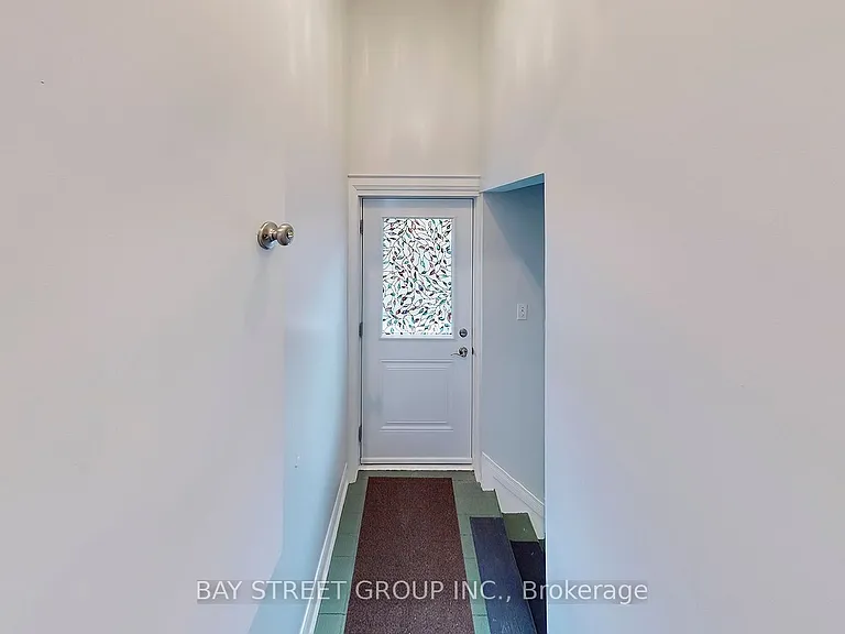 390 Roehampton Ave #BASEMENT — Photo 3