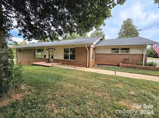 1583 Zion Rd, Morganton, NC 28655