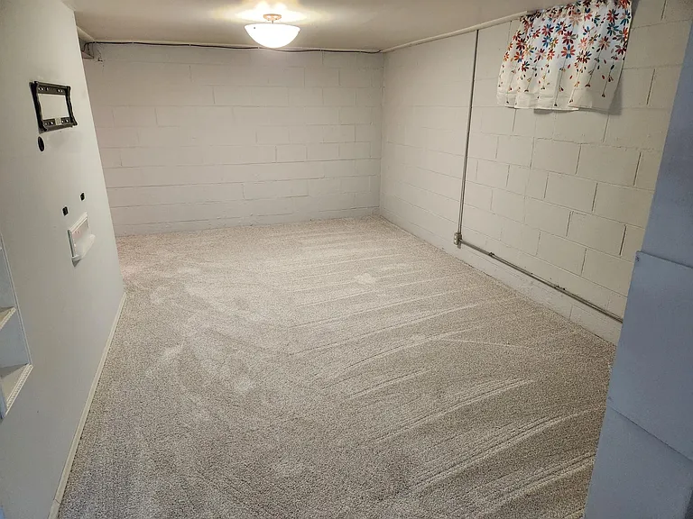8400 Richard Ave — Photo 15