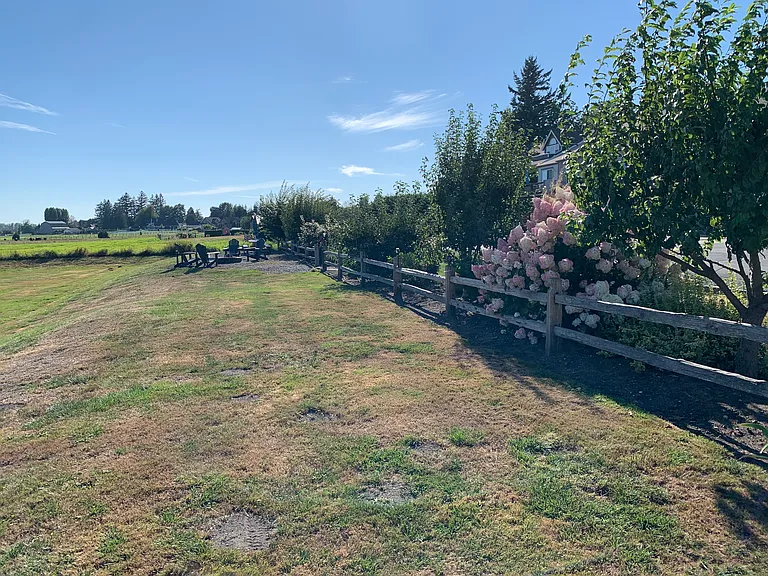 Community picnic area