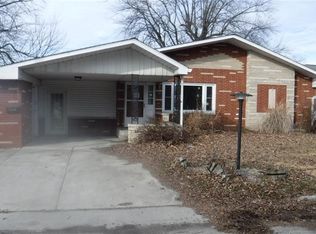 308 Marshall Ln, Bloomfield, IN 47424