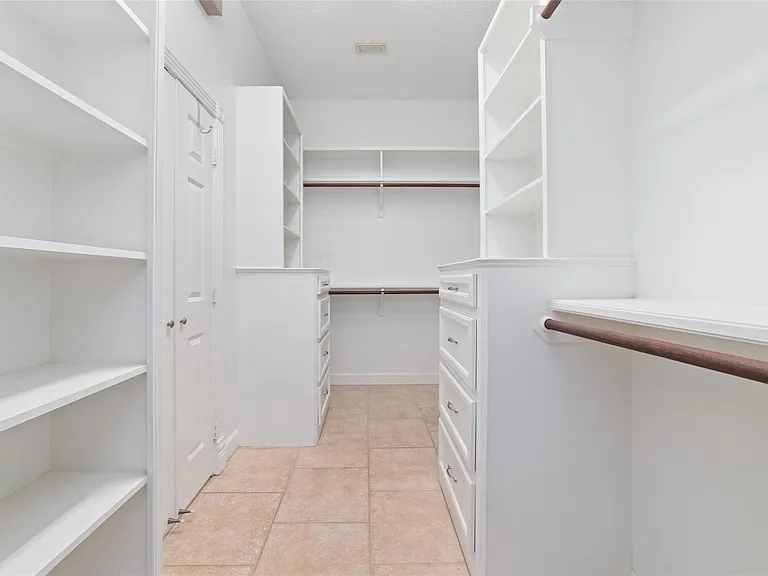 13311 Duke Of York Ln — Photo 18