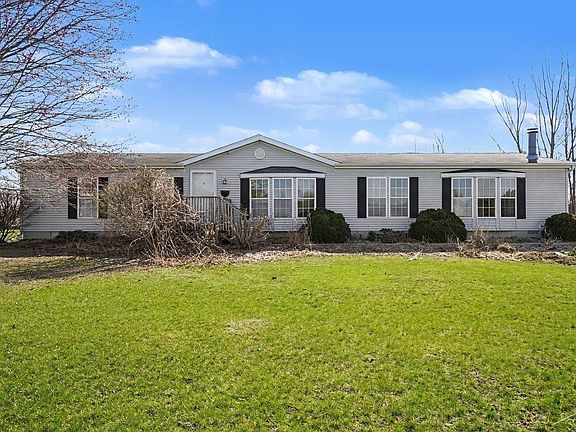 3rd image of 13195 Elms Rd