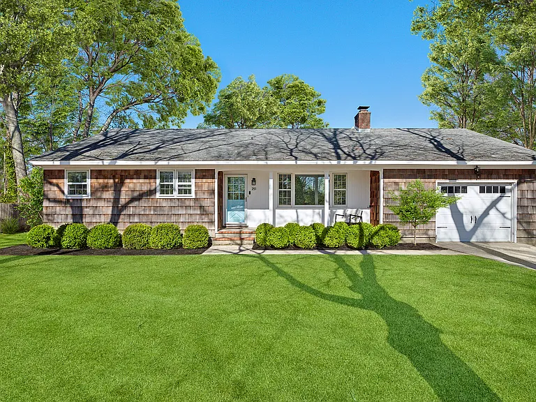 251 Redwood Rd — Photo 1