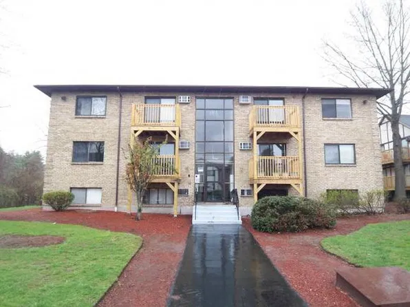 9 Lancelot Ct APT 8, Salem, NH 03079