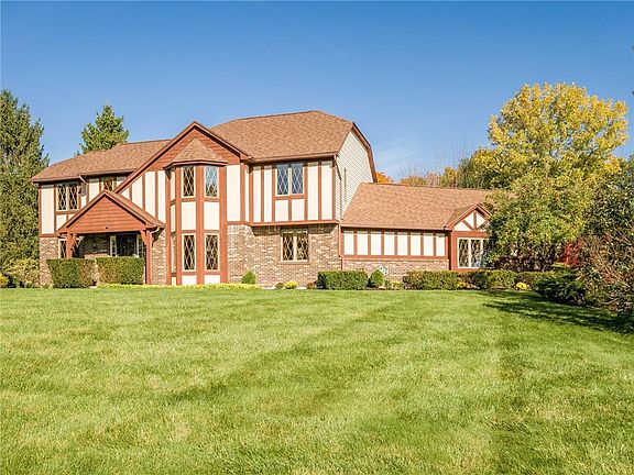 3rd image of 63 County Clare Cres