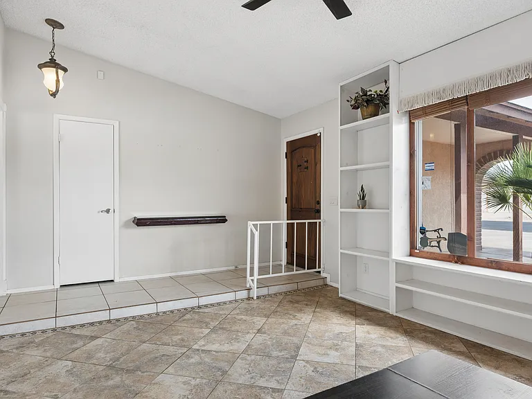 2319 E Loma Vista Dr — Photo 8