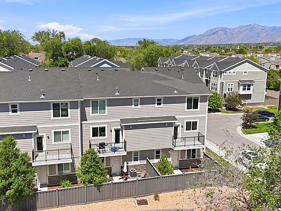 3rd image of 78 E Golden Privet Dr