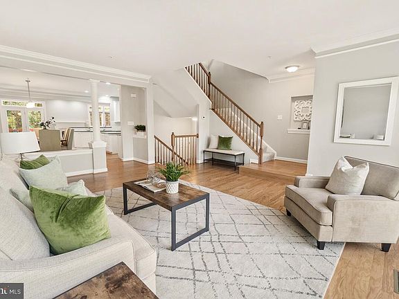 4th image of 12400 Falconbridge Dr
