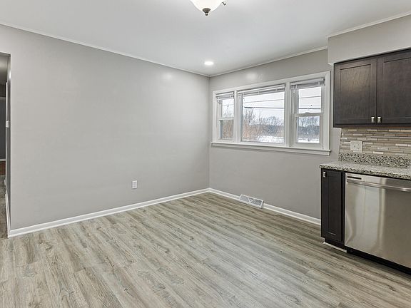 5th image of 1000 W 54th Ave