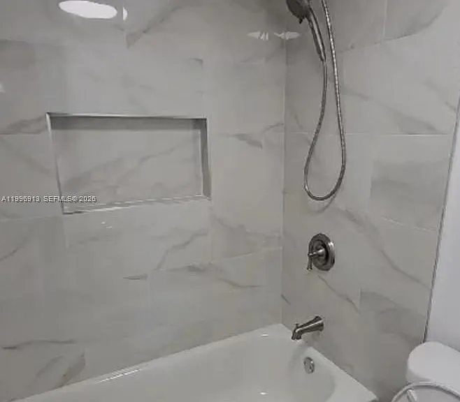 2350 NE 135th St #308 — Photo 9