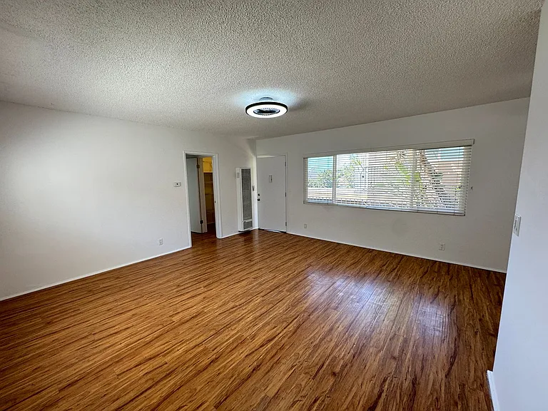 11865 Rochester Ave — Photo 10
