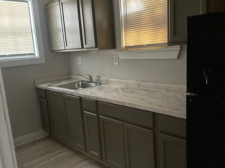 1915 E McLemore Ave — Photo 10