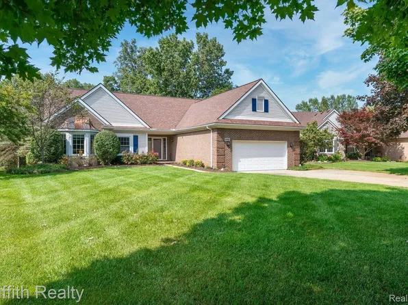 10766 Grassy Knoll Ct, Brighton, MI 48114