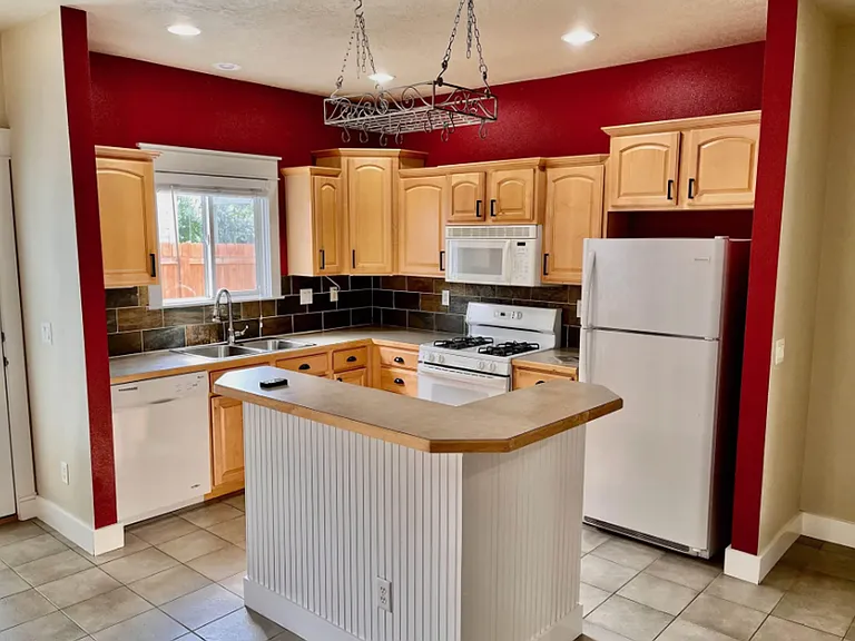 2905 E Pine Hollow Ln — Photo 4