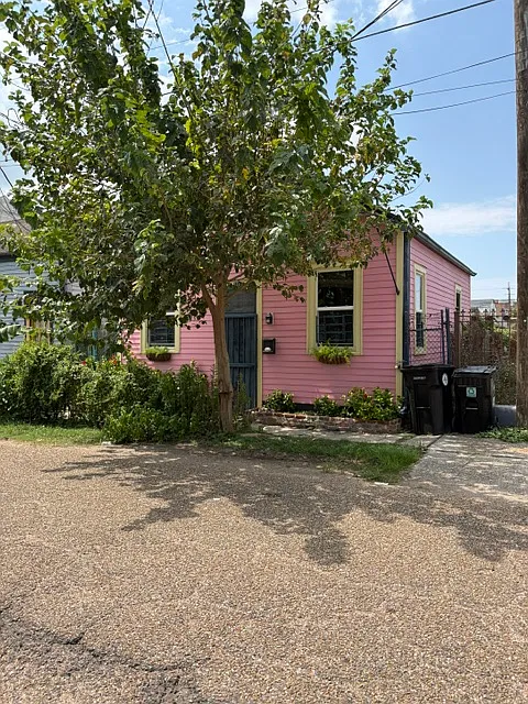2519 Loyola Ave