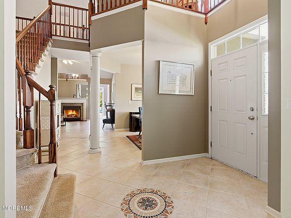 4th image of 8 Magnolia Court