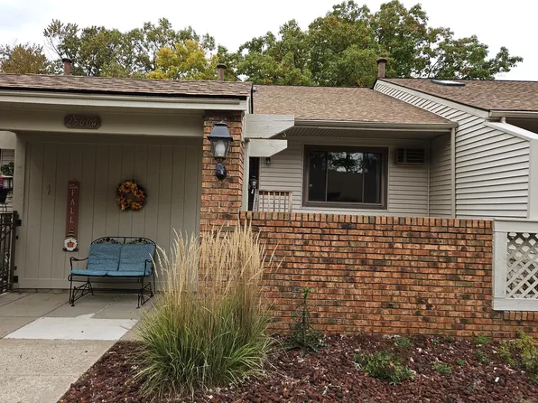 25664 Lexington Dr #2, South Lyon, MI 48178