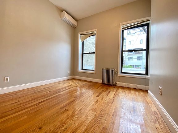 4th image of 956 Atlantic Ave #2A