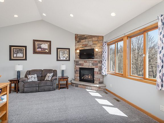 4th image of 26491 Jonquil Ave