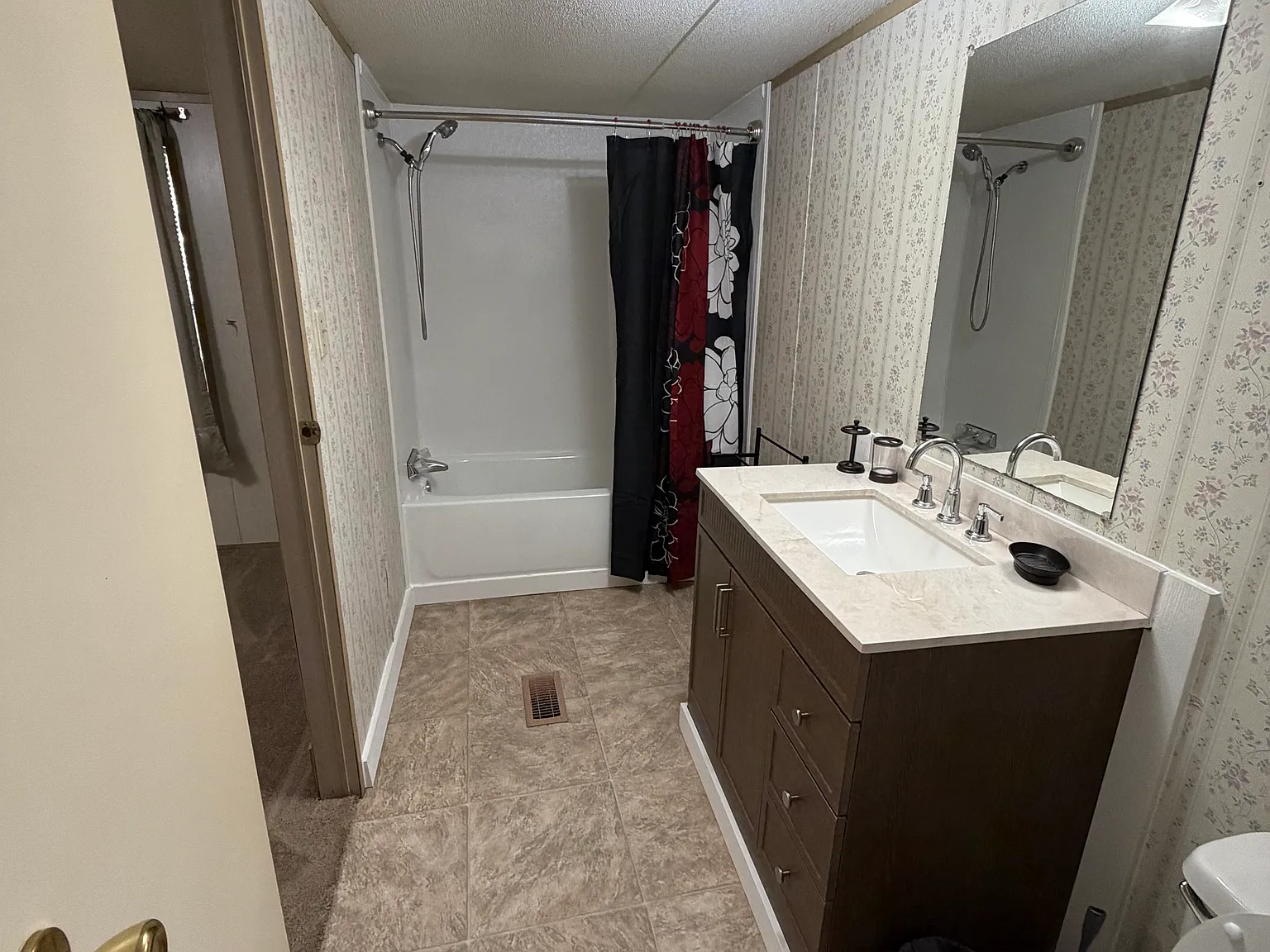 2 bed, 784 sqft, $975 — Photo 3