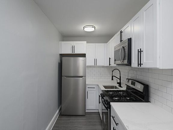 2nd image of 230 W Walnut Ln #105A