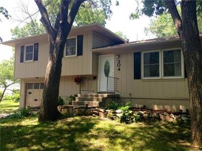304 W Hale St, Spring Hill, KS, 66083