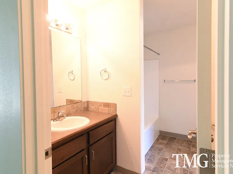 1017 SE 12th Ave — Photo 90