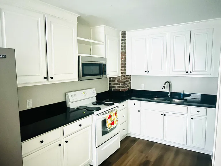 415 Louise Ave — Photo 3