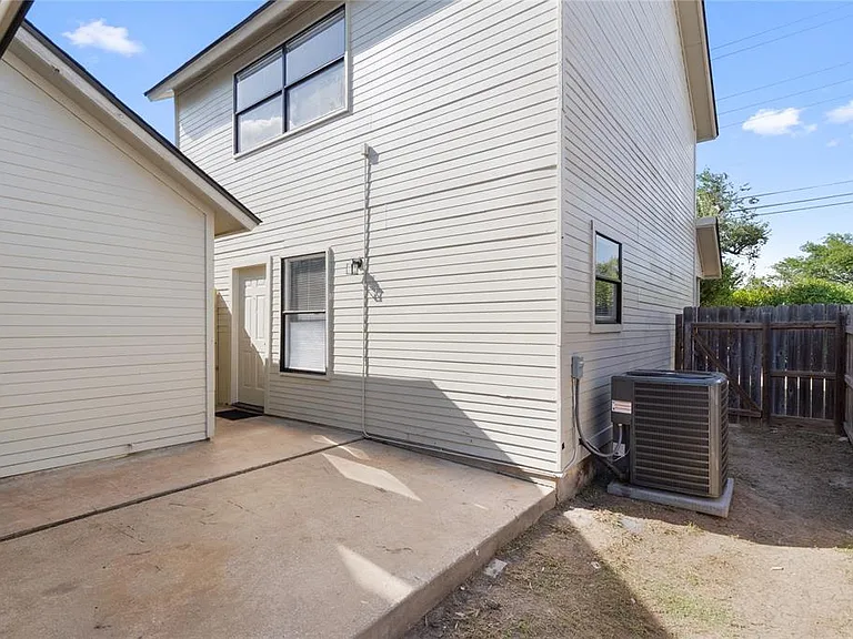 2909 W Slaughter Ln #B — Photo 23