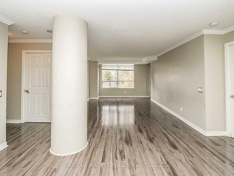 35 Kingsbridge Garden Cir #312 — Photo 7