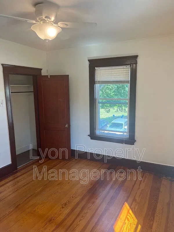 3 bed, 1.0 bath, $1,699 — Photo 4