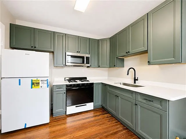 100 Papworth Ave — Photo 10